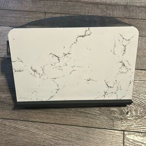 iPad/phone/computer holder for bed or desk